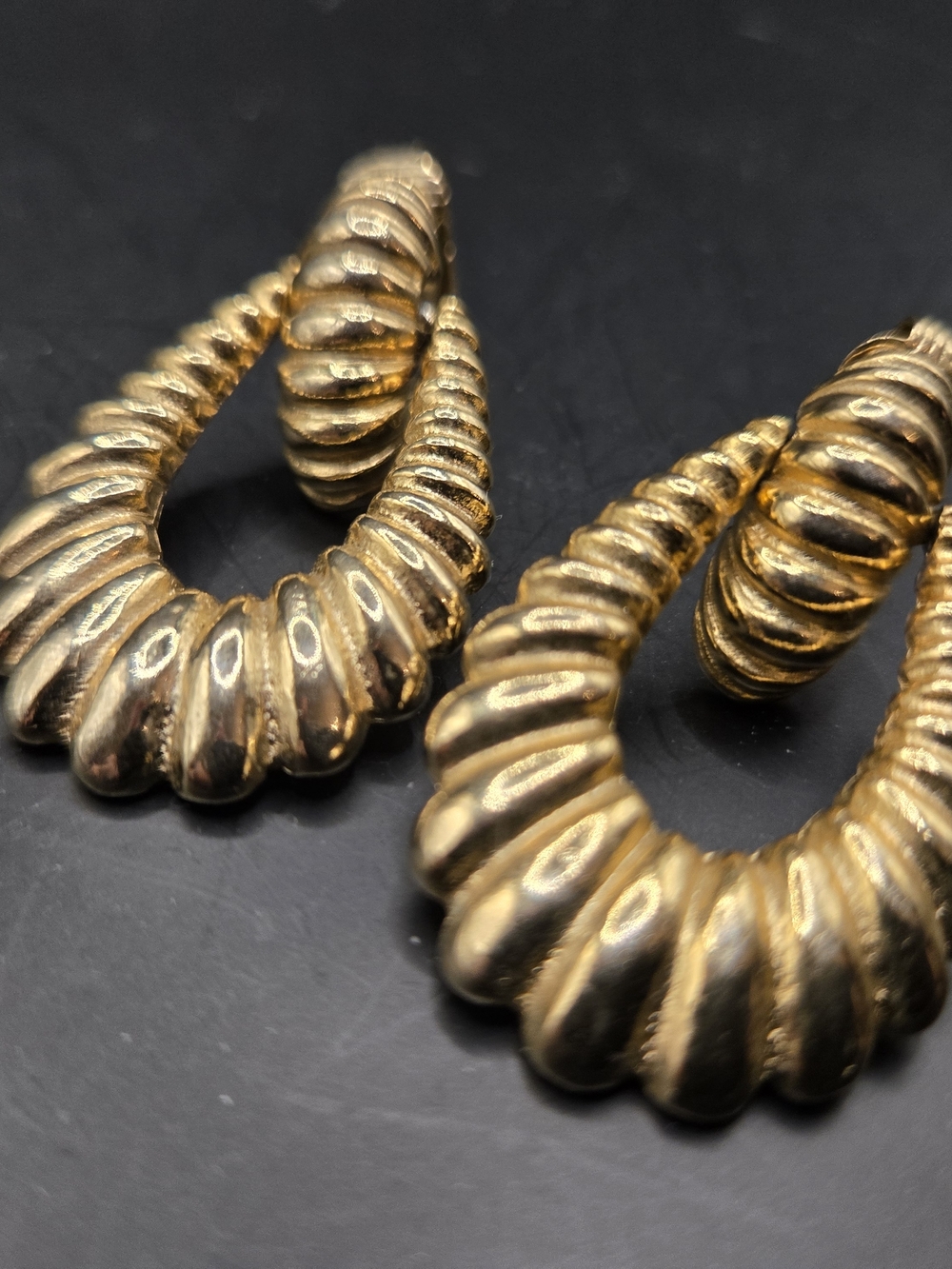 Vintage Sarah Coventry Gold Tone Door Knocker Earrings Statement Clip On 80s